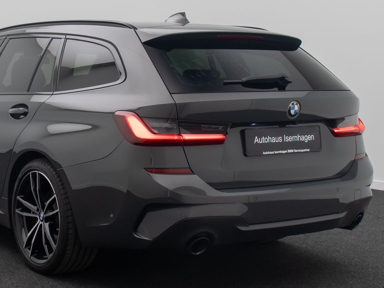 Fahrzeugabbildung BMW 320d xD M Sport Panorama DAB Laser Kamera 19Zoll