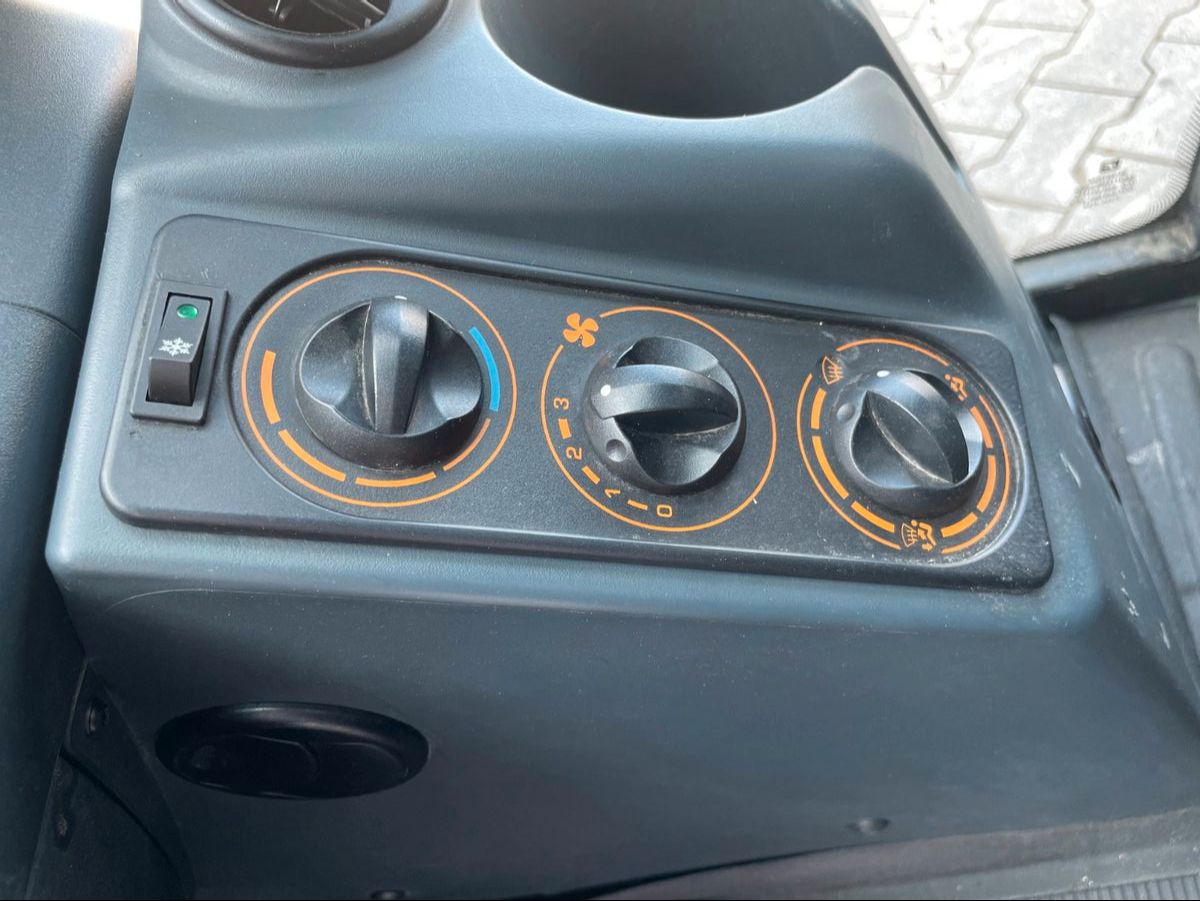Fahrzeugabbildung Jungheinrich DFG 316s / Triplex: 4.4m / 2.008h / Klima / SS