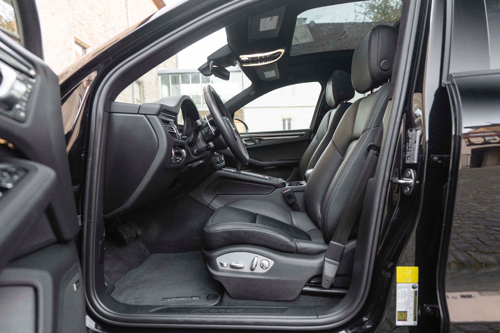 Fahrzeugabbildung Porsche Macan LED 360° BOSE PANO NAV SZH 14 WEGE MEMORY