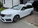 Skoda Octavia 2.0 TSI DSG RS Combi RS - Skoda Octavia: Privatanbieter