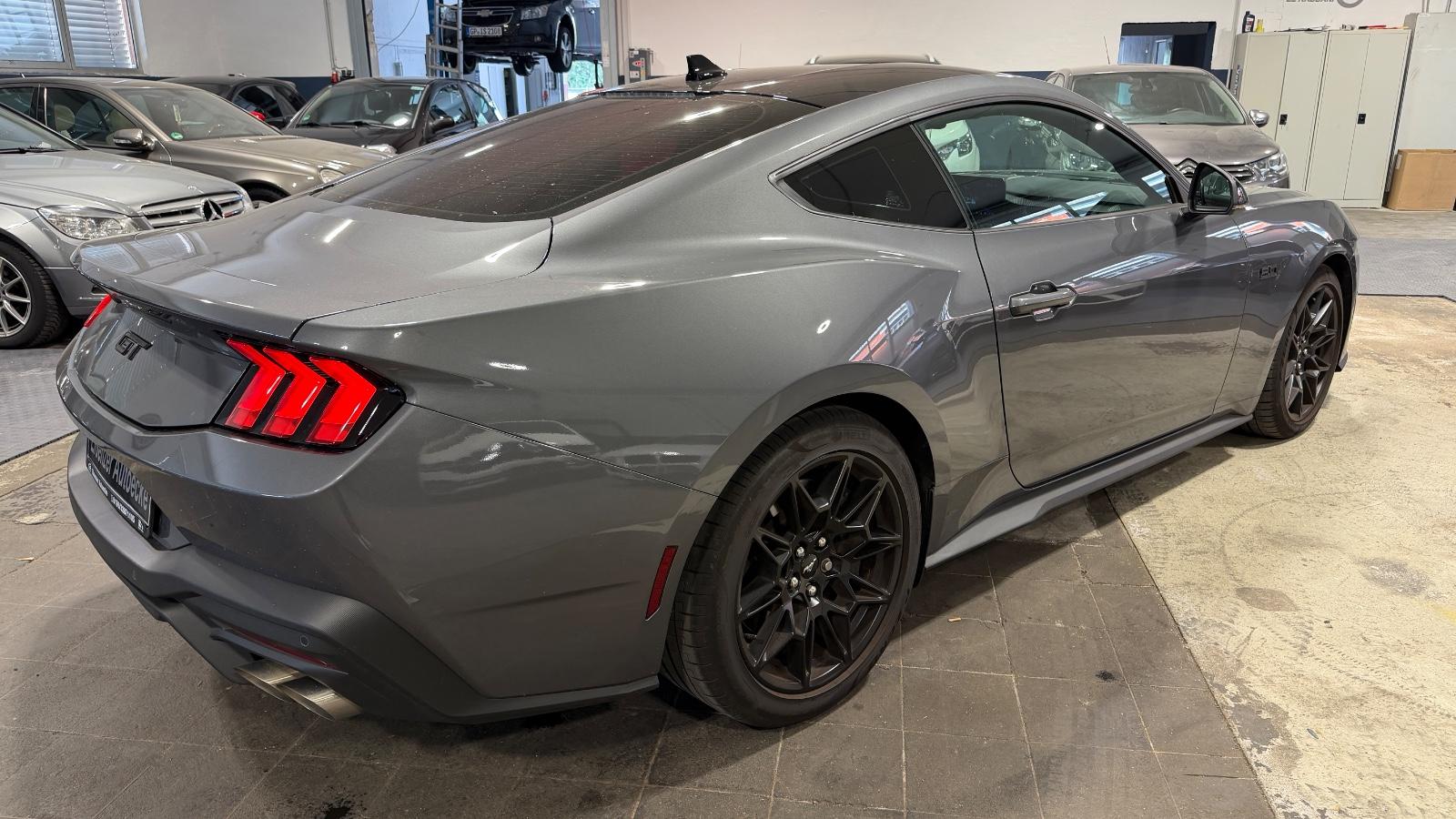 Ford Mustang Fastback 5.0 Ti-VCT V8 328 kW GT SERVICE