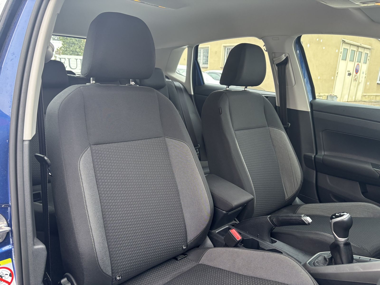 Fahrzeugabbildung Volkswagen Polo 1.0 Life-KLIMA-SHZ-PDC-APP-VIRTUAL-TEMP-