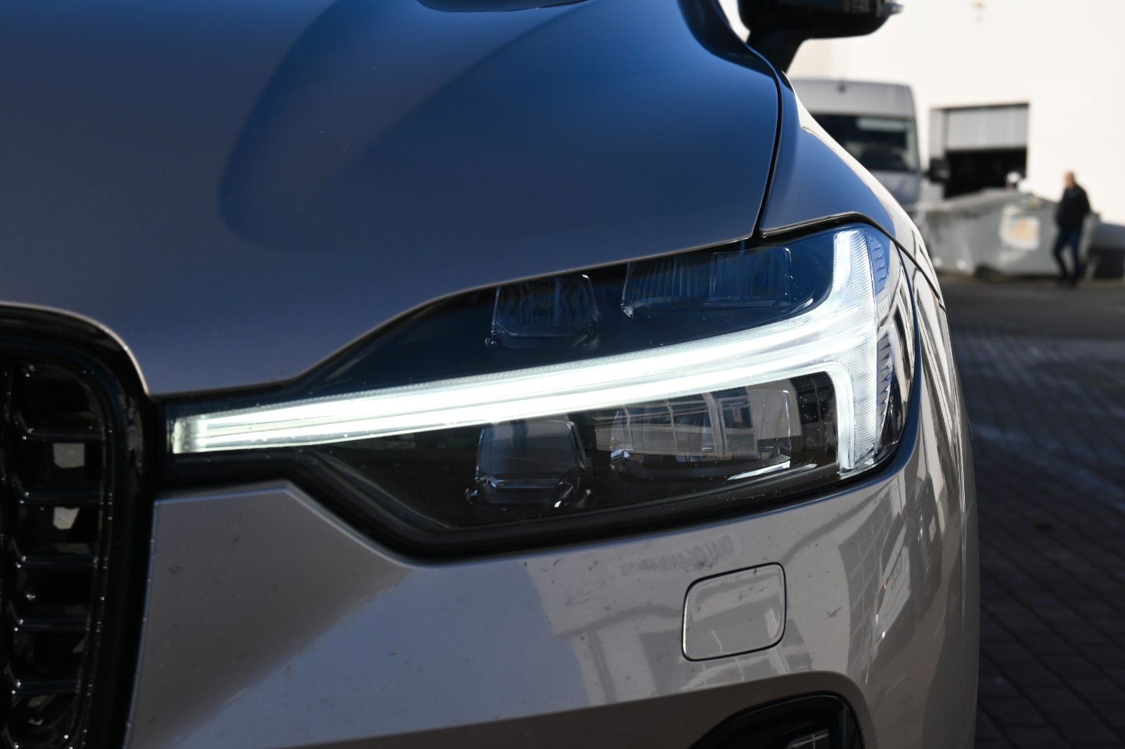 Fahrzeugabbildung Volvo XC60 B4 AWD Plus Dark*LED*PANO*STHZ*H&K*360°*AHK