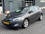 Opel Astra 1.4 Turbo Edition, airco, cruise control - Opel Astra aus 2011: Turbo