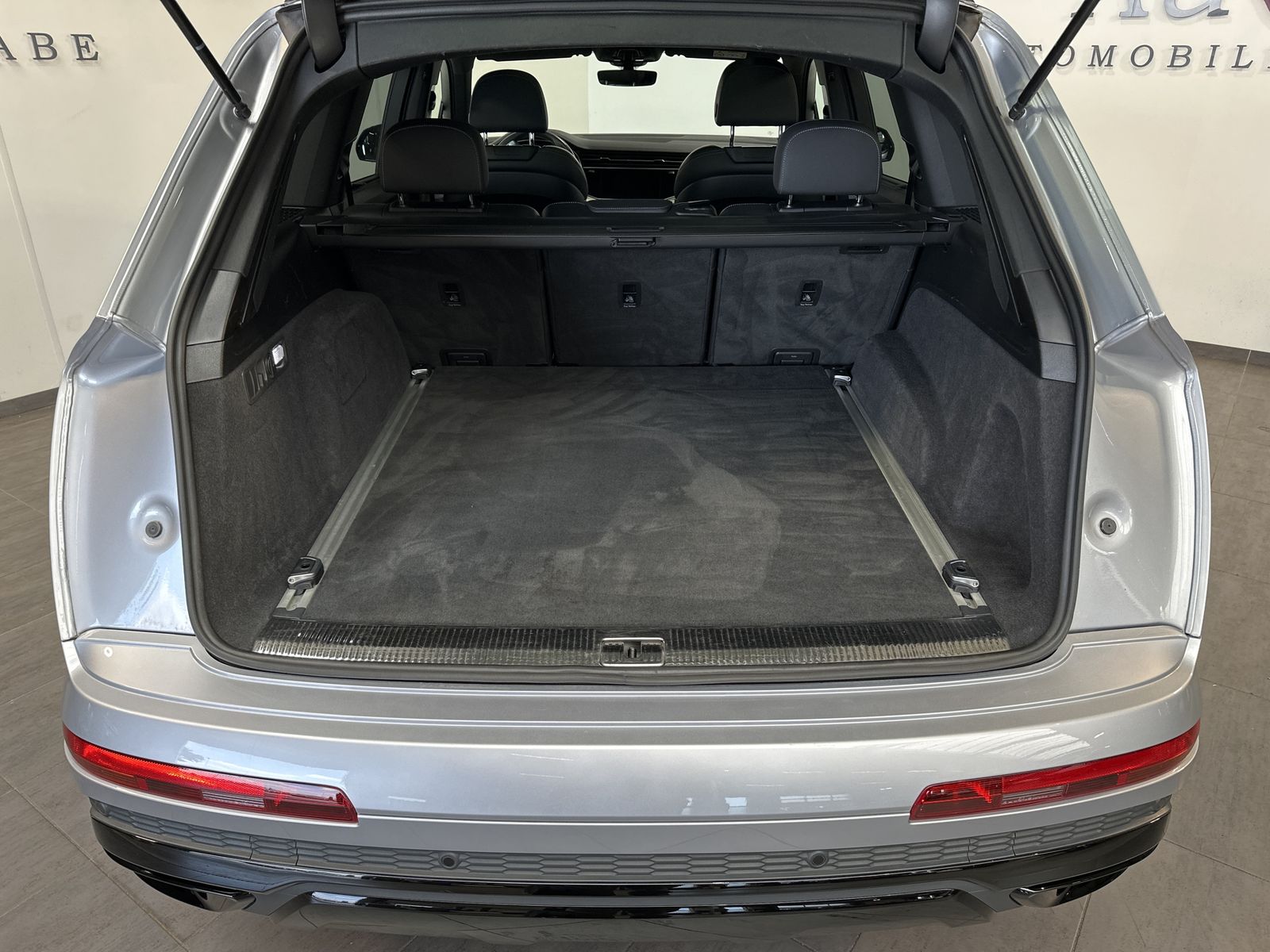 Fahrzeugabbildung Audi Q7 55 TFSI e Qu S-Line NAV+LED+KAM+PANO+VCOCKPIT