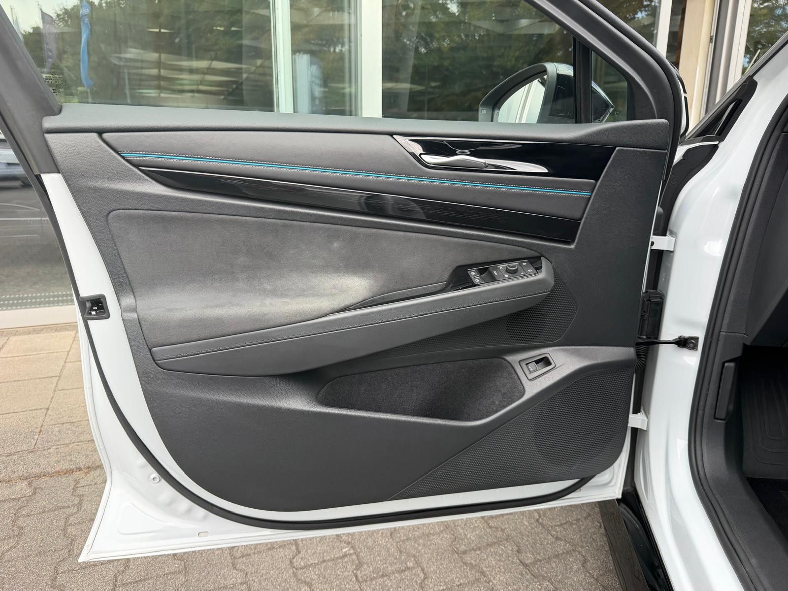 Fahrzeugabbildung Volkswagen ID.7 Pro >ALCANT+MATRIX+MEMO+HEAD+ACC+AHK+360°+