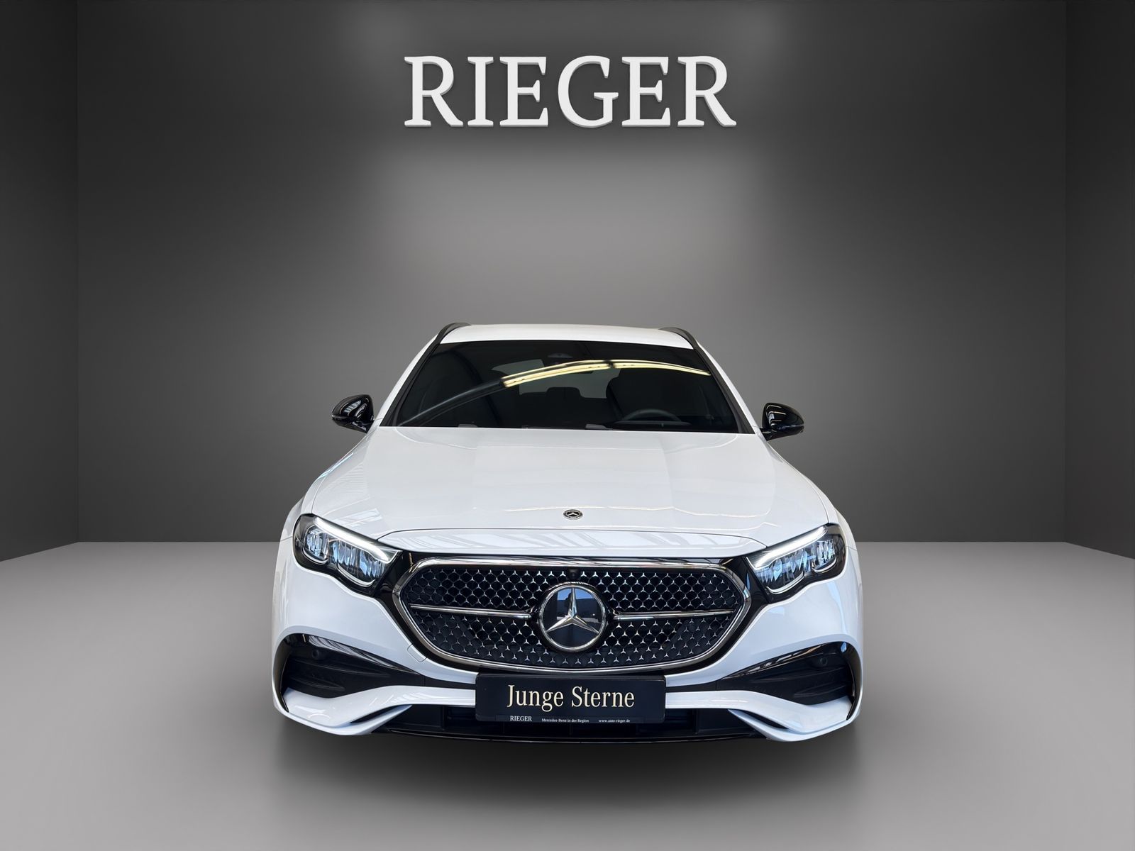 Mercedes-Benz E 300 T de 4M AMG*Superscreen*AHK*Burmester*20"* foto 2