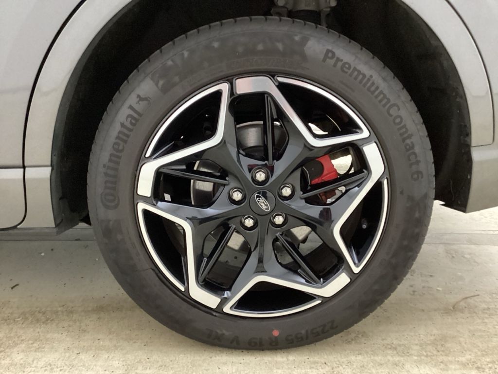 Fahrzeugabbildung Ford Kuga Plug-In Hybrid ST-Line X HUD Navi B&O LED