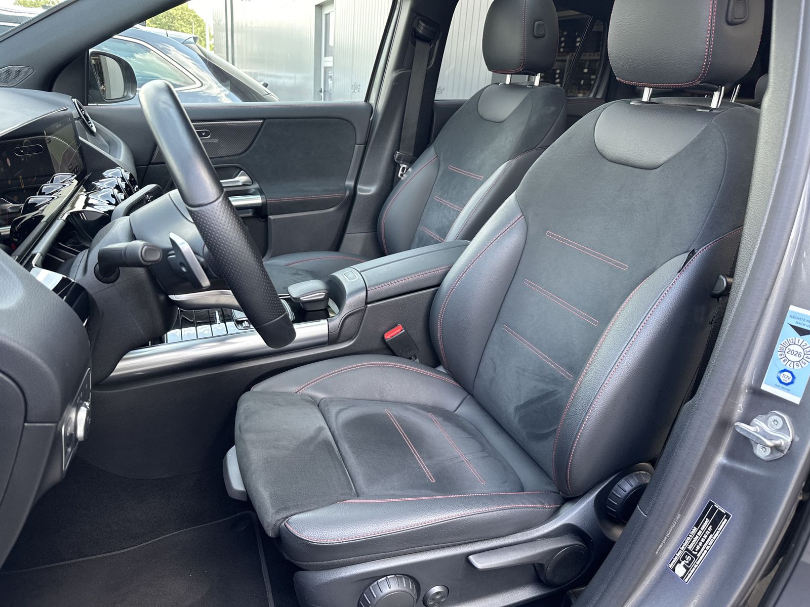 Fahrzeugabbildung Mercedes-Benz GLA 220d AMG Line NAV+MATRIX+KAMERA+PANO