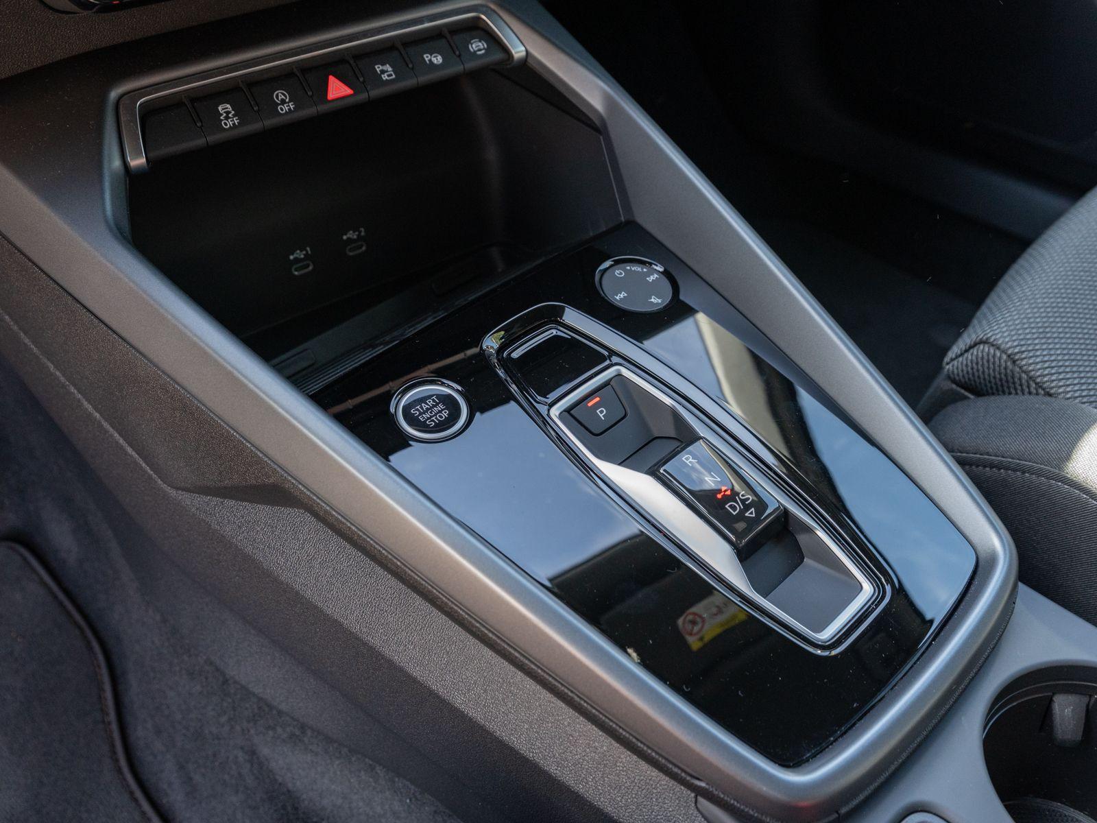 Audi A3 Sportback S line TFSI Stroni LED Navi RFK HUD, миниатюра 14