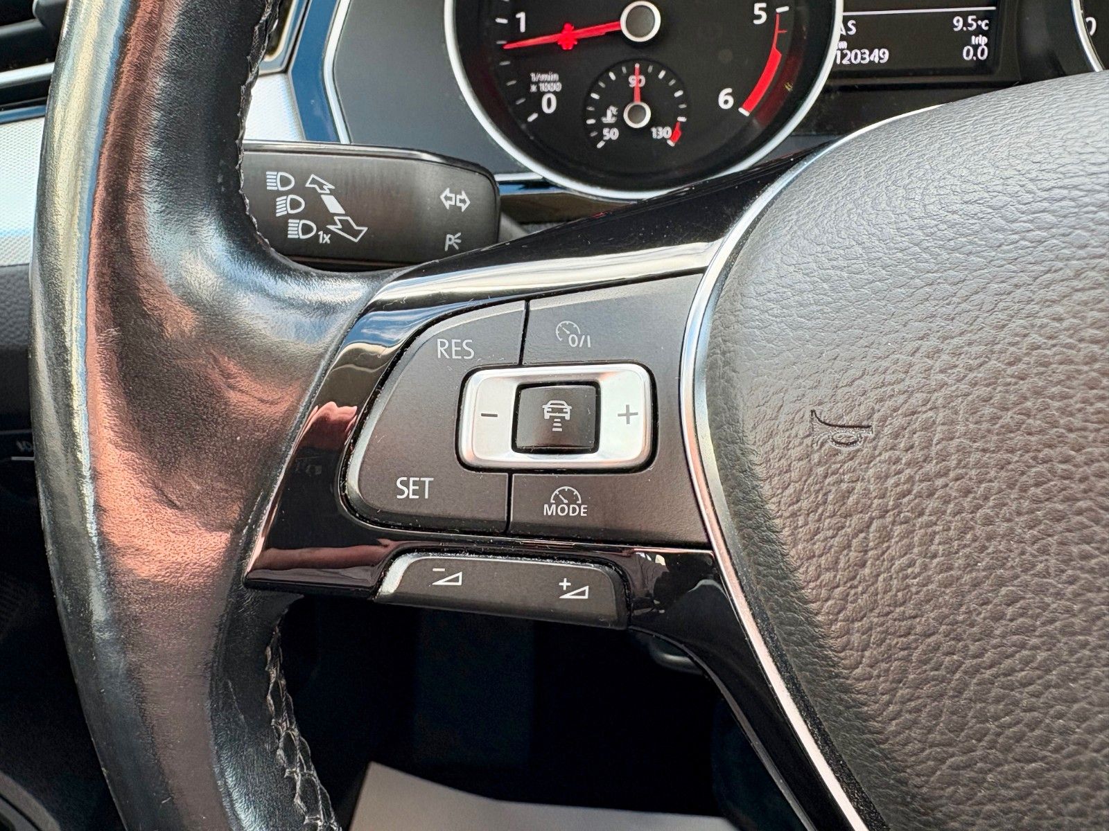 Fahrzeugabbildung Volkswagen Passat Variant 1.6 TDI Comfortline Navi SPORTSIT