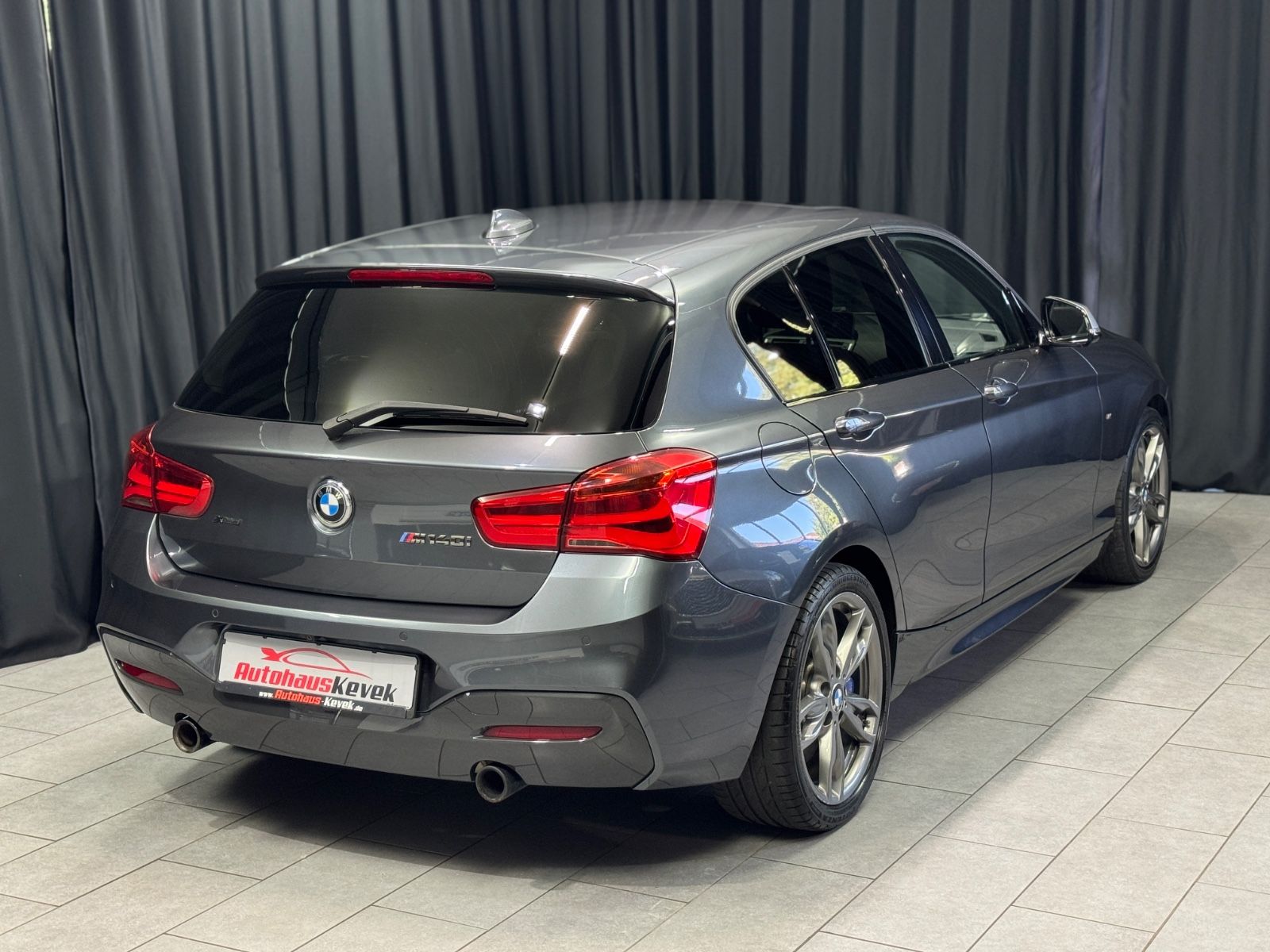 Fahrzeugabbildung BMW M140i xDrive|LEDER|NAVI|SCHIEBEDACH|AUTOMATIK|