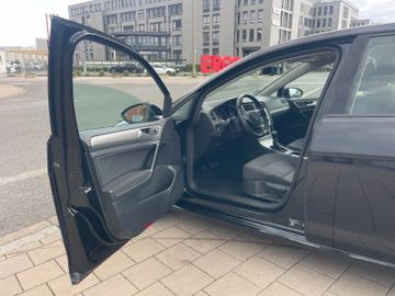 Volkswagen Golf - 10