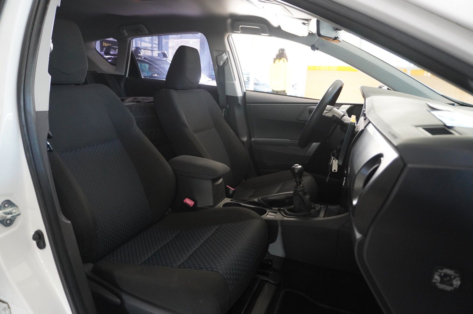 Fahrzeugabbildung Toyota Auris LIM. 1.3 5-TÜR KLIMA/LED/USB/MULTI./AHK
