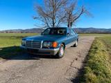Mercedes-Benz W126 280SEL in Traumzustand - blaue Mercedes-Benz S 280