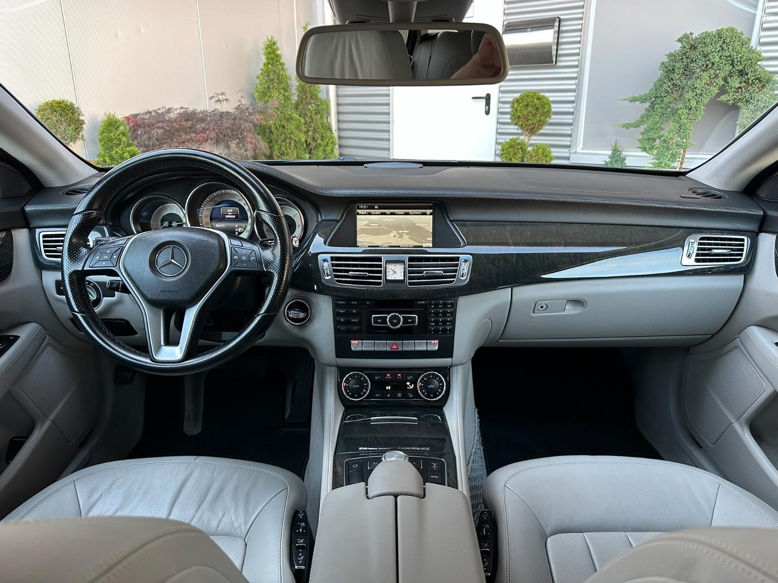Mercedes-Benz CLS Shooting Brake 350 CDI V6 265 ch BVA 4Matic / Cuir / Sièges massants / Toit ouvrant / Suspension pneumatique