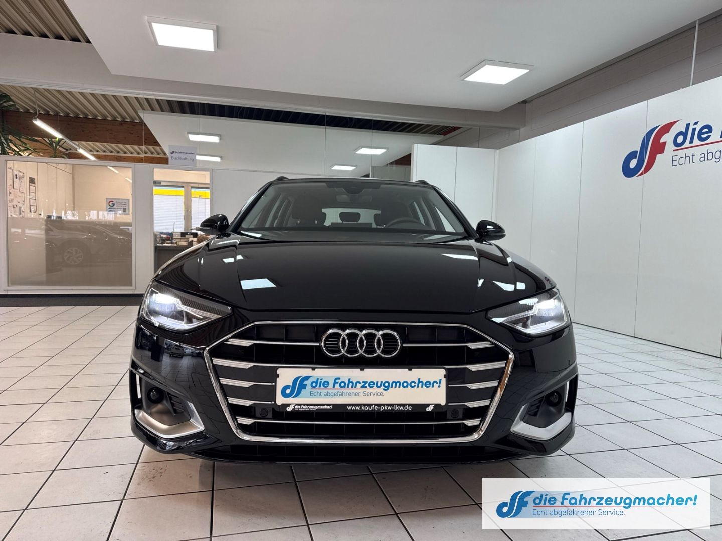 Fahrzeugabbildung Audi A4 Avant 35 TDI advanced 2.0 Navi LED 3-Zonen-Kl