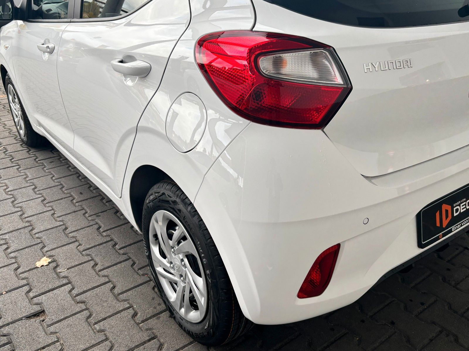 Fahrzeugabbildung Hyundai i10 Select 1.0l Navi/Klima/Kamera!