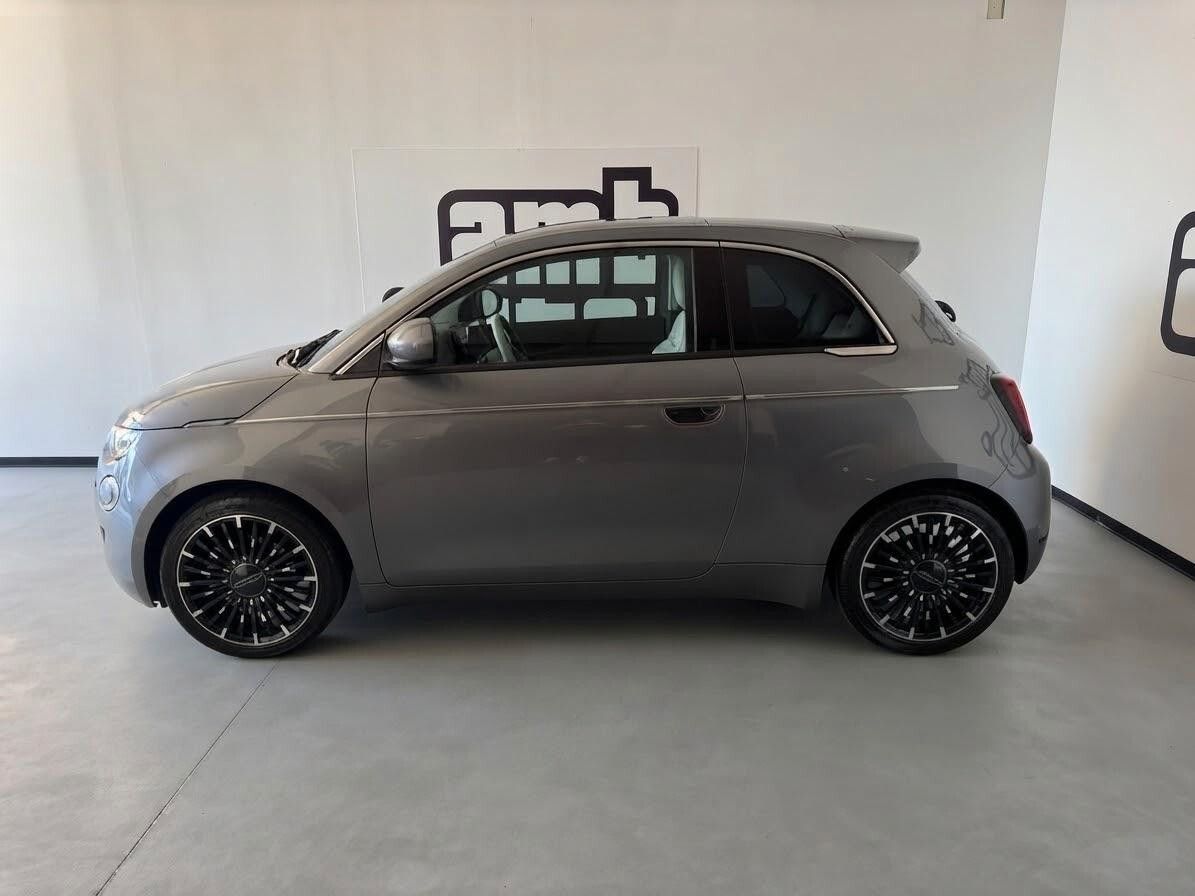 Fiat 500 500e 42 kWh La Prima imagem 3