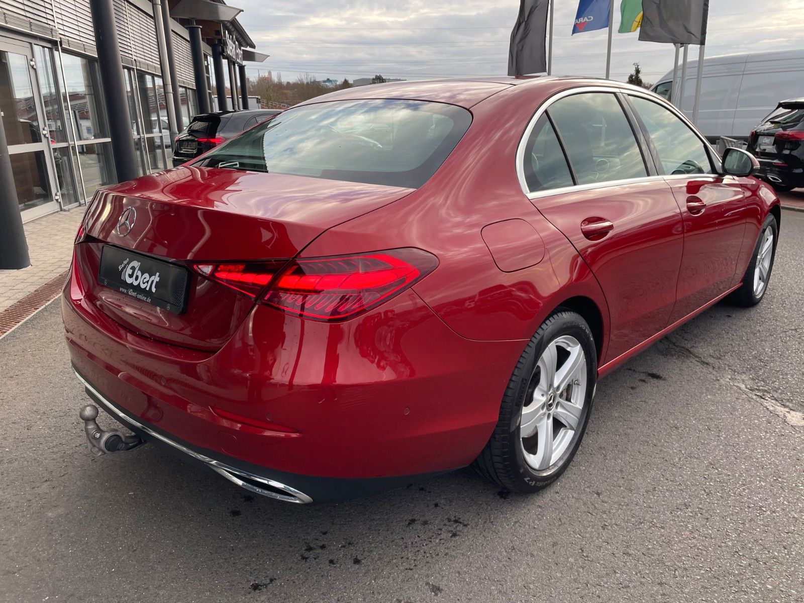 Fahrzeugabbildung Mercedes-Benz C 220 d AVANTGARDE AHK+HUD+DISTR+R-Kamera+Carpla