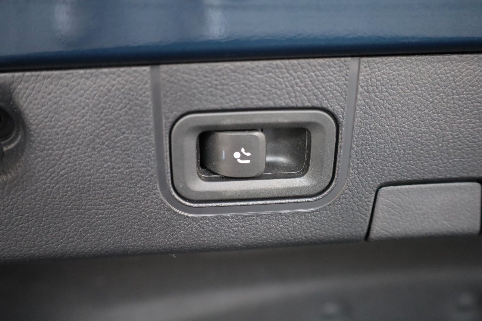 Fahrzeugabbildung Mercedes-Benz CLA 250e AMG Line  TLeder,Navi,LED,ParkPaket,AHK