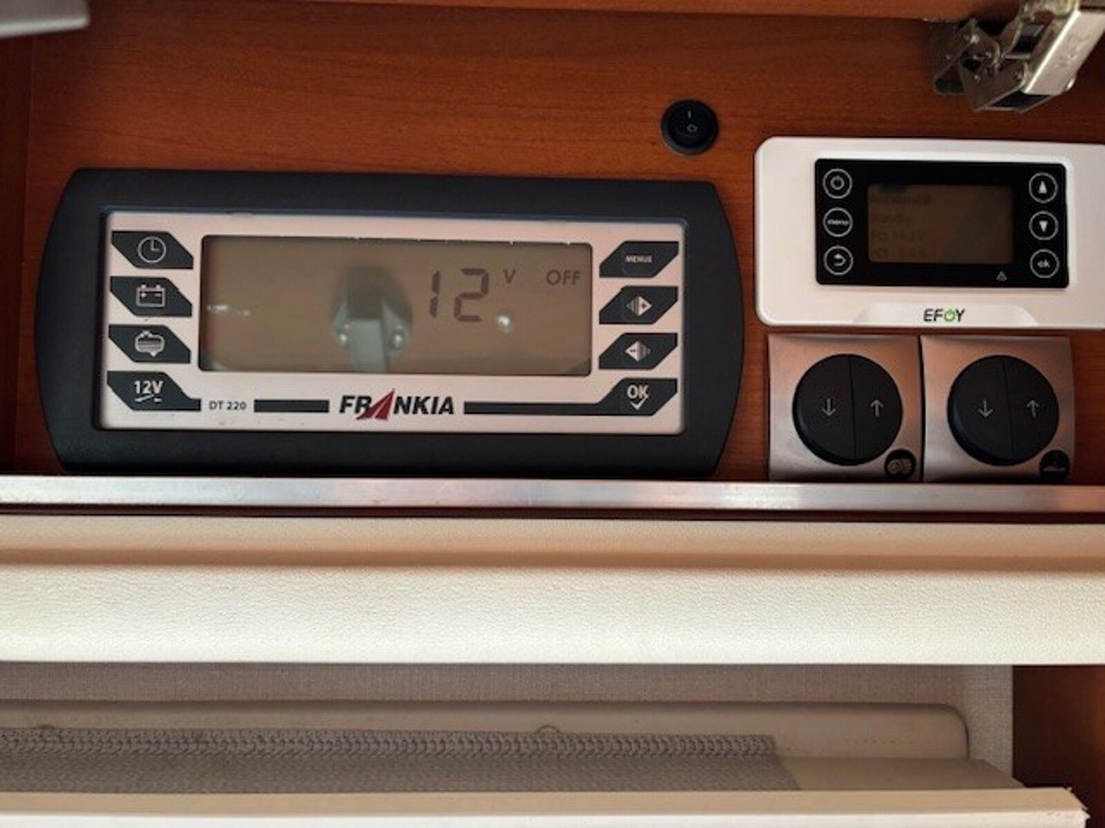 Fahrzeugabbildung Frankia Luxury Class 7900 Solar,SAT,Hubstützen,Dachklima