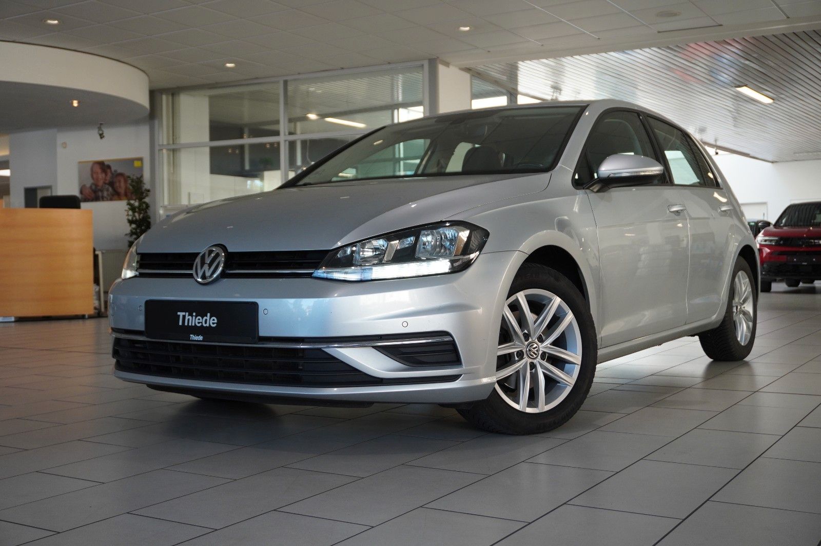 Fahrzeugabbildung Volkswagen Golf VII Lim. 2.0 TDI COMFORTL. DSG NAVI/LED/ACC