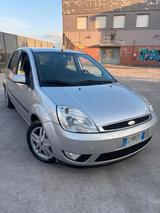 Ford Fiesta 1.4 TDCi 5p. Ghia - Ford Fiesta aus 2005: Ghia