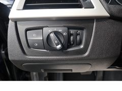 Fahrzeugabbildung BMW 320 Advantage 1hd Navi Tempo Scheckheftgepflegt