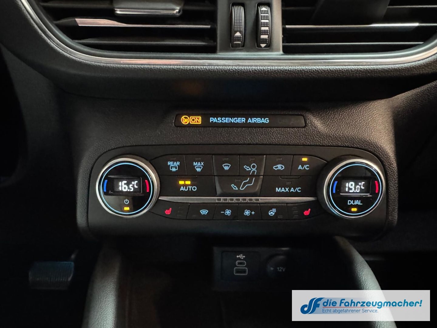 Fahrzeugabbildung Ford Kuga Titanium X Navi Digitales Cockpit Soundsyst