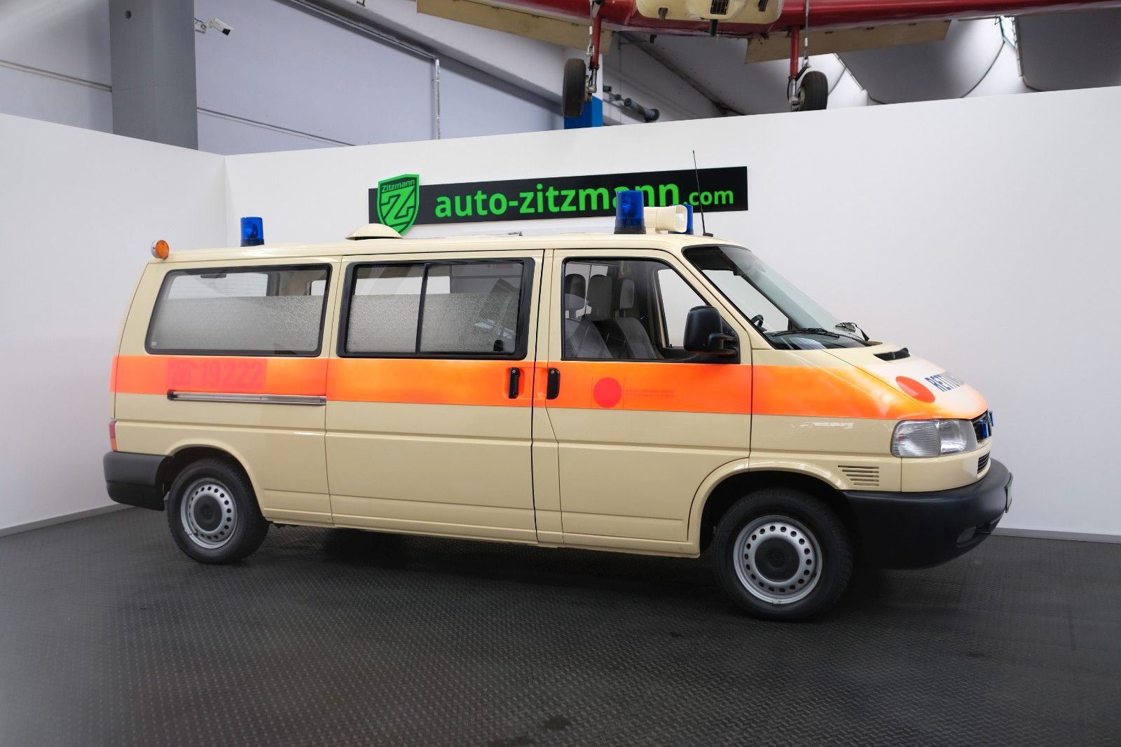 Fahrzeugabbildung Volkswagen T4 LANG EX-KRANKENWAGEN 2,5L STANDHEIZUNG