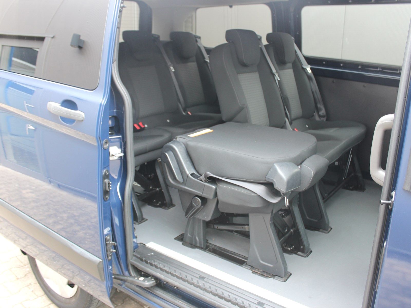 Fahrzeugabbildung Ford Transit Custom 320 L1 Trend