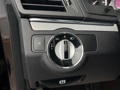 MERCEDES-BENZ E 200 CGI / NUR 56.tKM / GARANTIE / 2.HD / XEN /