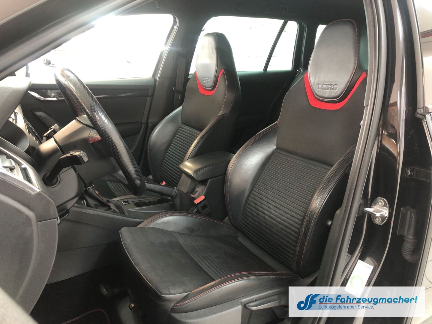 Fahrzeugabbildung SKODA Octavia Combi RS 2.0 TDI DPF Sportpaket Navi Bi-