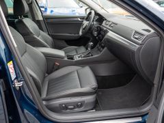 Foto Nummer 2: SKODA Superb