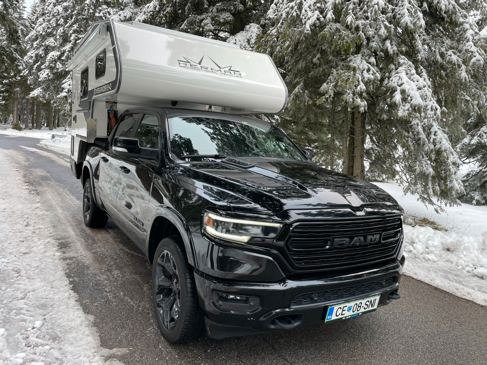 Fahrzeugabbildung Andere OVERLANDER 240