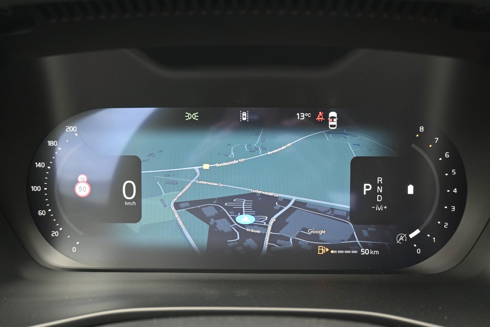 Fahrzeugabbildung Volvo XC40 B4 DKG Plus Black Edition*FSHZG*H&K*ACC*AHK