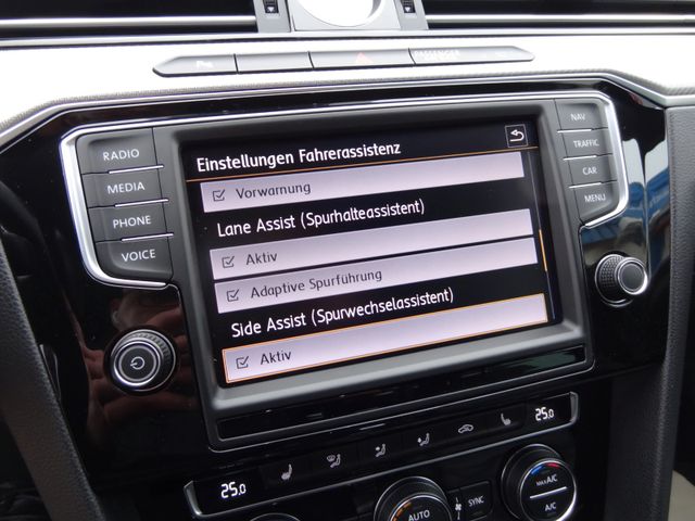 Fahrzeugabbildung Volkswagen Passat/Highline/2xR-Line/LED/Virtual/Kam/Leder/