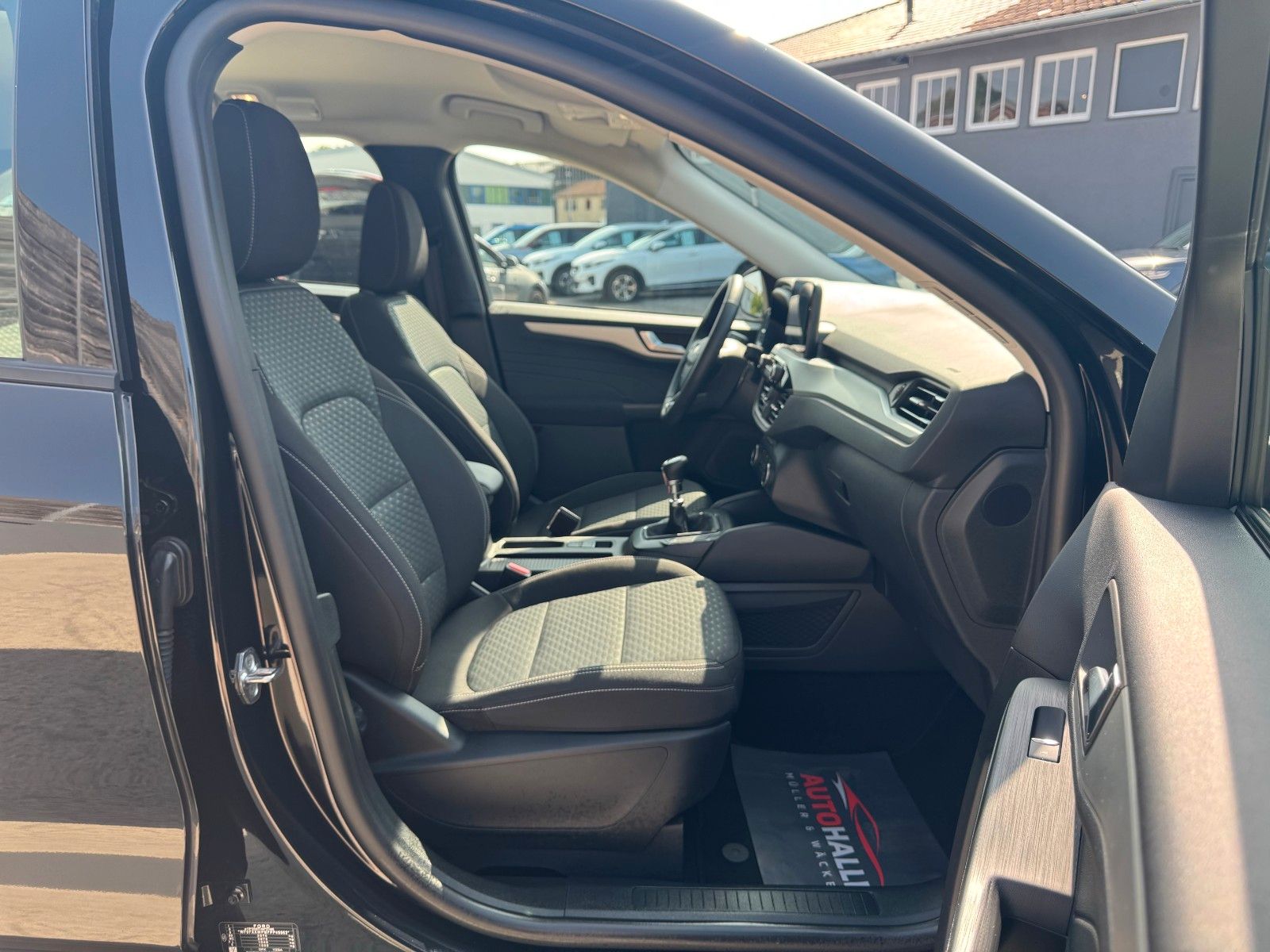 Fahrzeugabbildung Ford Kuga 1.5 EB Cool & Connect Navi CarPlay SHZ AHK