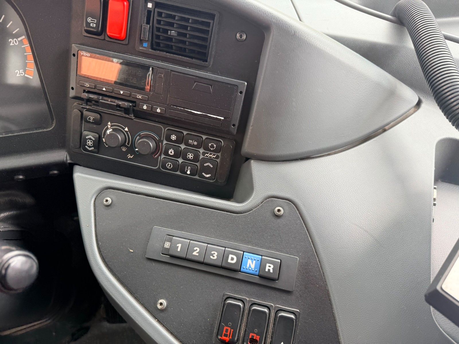 SETRA  2012 - Image 11 of 25