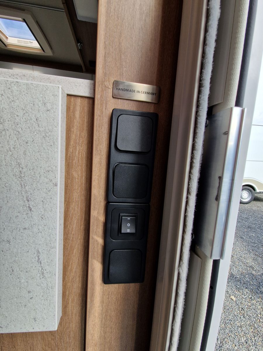 Fahrzeugabbildung Tabbert Senara 400 QD 2.3 Ambiente, DuoControl, 1.500kg