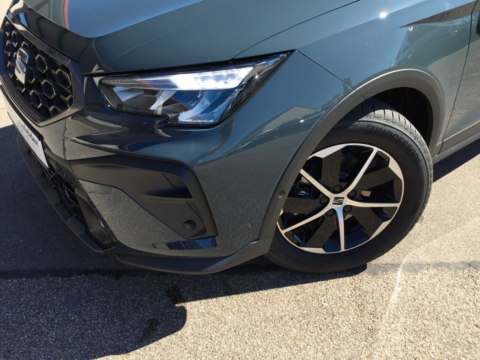 Fahrzeugabbildung SEAT Arona 1.0 TSI Style DSG+AHK+ACC+Navi+Kamera