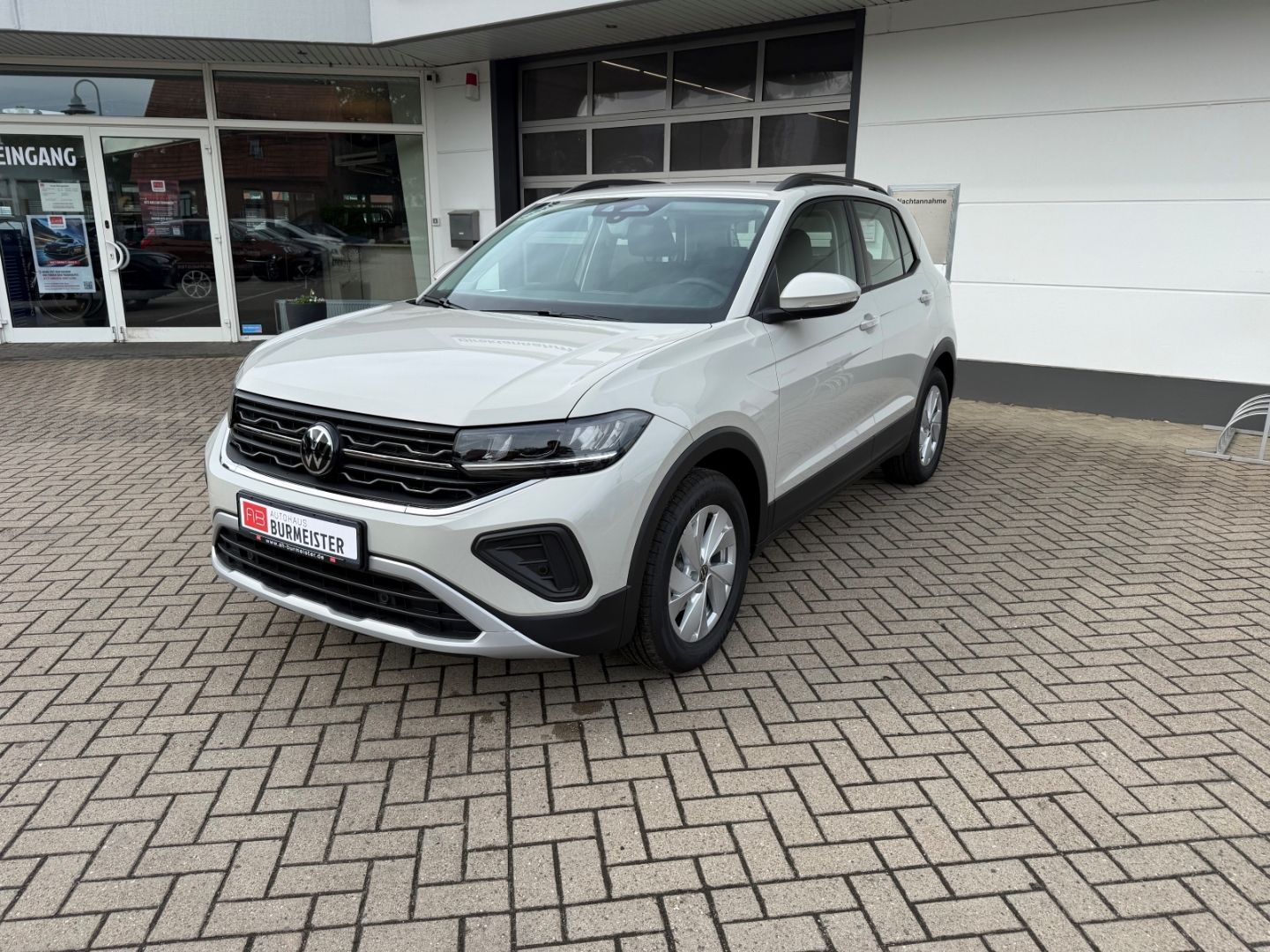 Fahrzeugabbildung Volkswagen T-Cross 1.0 TSI 70 kW Life Digitales Cockpit LED