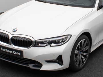 Fahrzeugabbildung BMW 320d xD SportLine HUD DAB 360°Stop&Go Alarm AHK