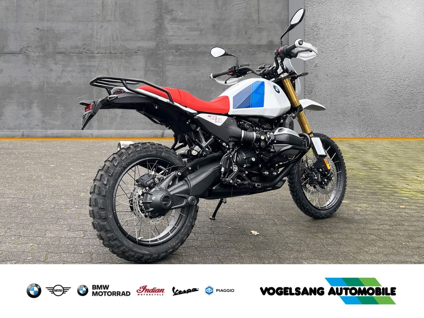 Fahrzeugabbildung BMW R 12 G/S, pulverbeschichtete Fußrasten u. Auspuf