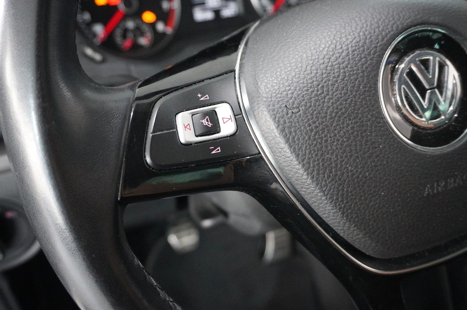 Fahrzeugabbildung Volkswagen Sharan 1.4 TSI JOIN NAVI/SHZ/SPORT/PDC/NEBEL/AHK