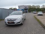 Opel Astra H Caravan 1.6 Klima*AHK - Opel Astra aus 2010: Kombi