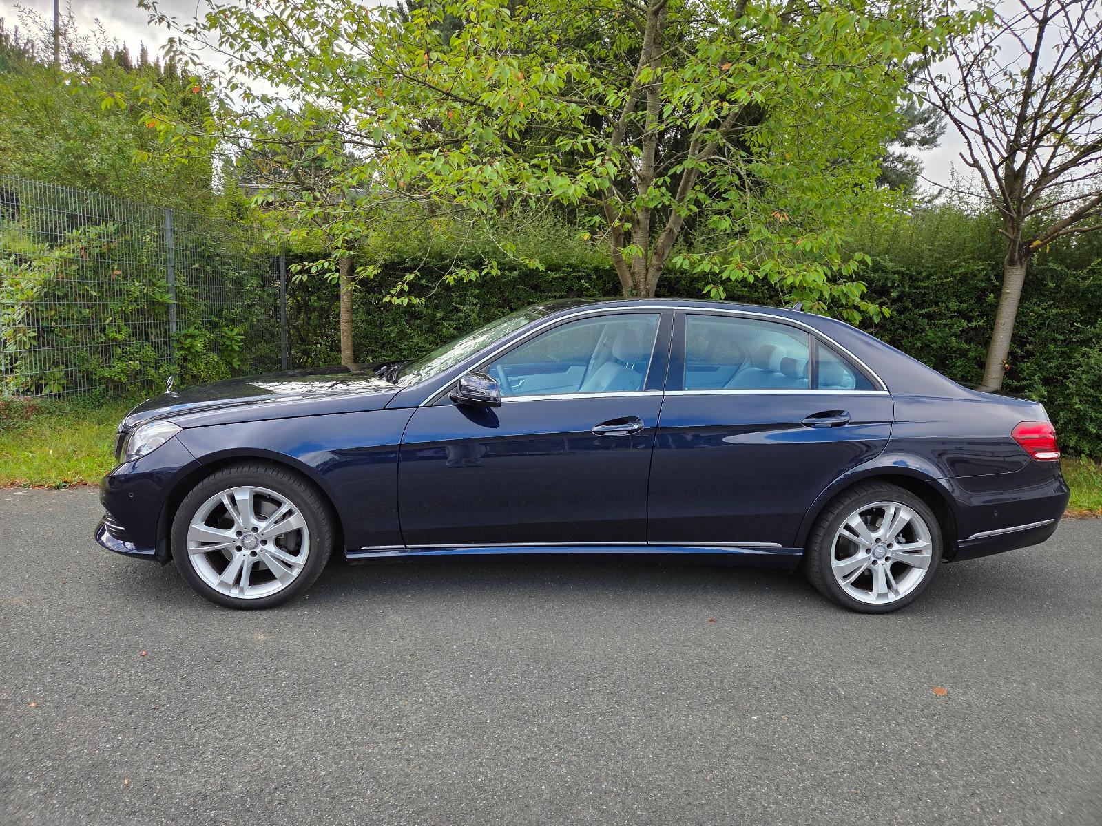 Mercedes-Benz E 300 / E 350 ELEGANCE 2. Hand - Top Mod 2014