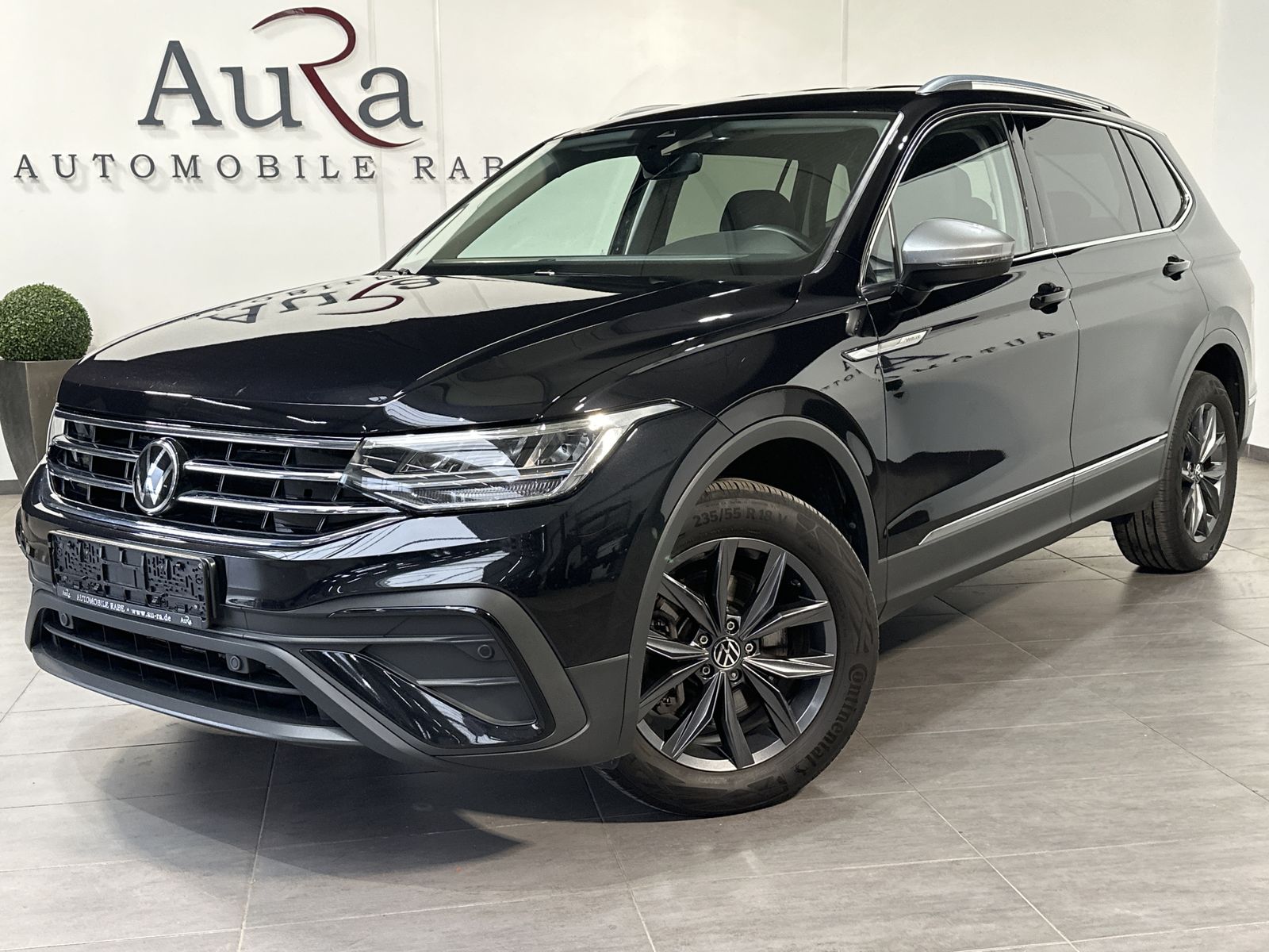 Fahrzeugabbildung Volkswagen Tiguan Allspace Life 4Motion NAV+LED+AHK+KAM+ACC