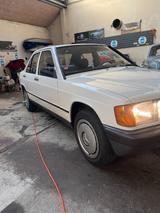 Mercedes-Benz 190 - Mercedes-Benz 190 mit Diesel-Antrieb